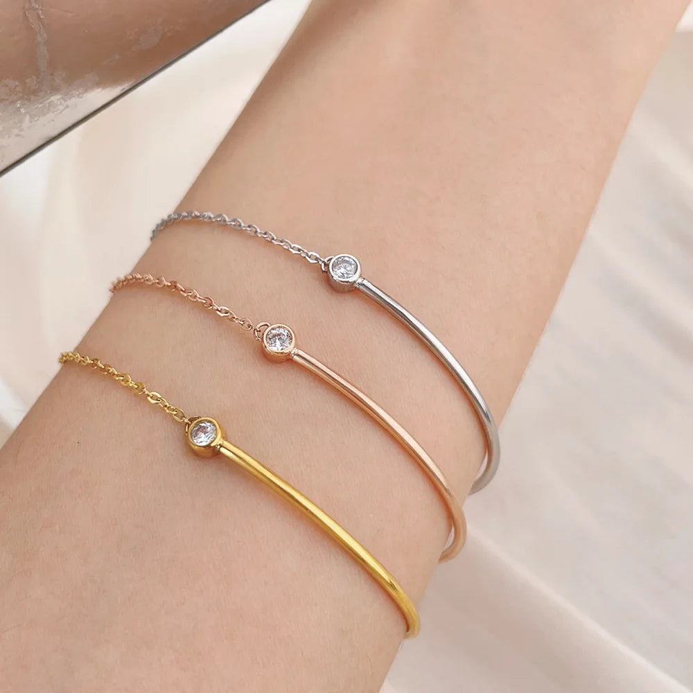Bracelet NIBA Ajustable : Le Charme Pop en Acier Inoxydable