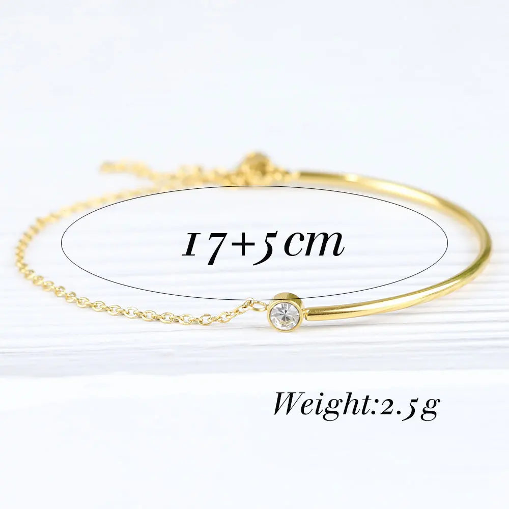 Détail du bracelet NIBA avec demi-chaîne pop